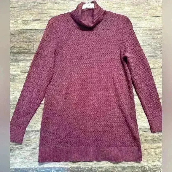 Lands' End Burgundy Turtleneck Sweater size medium tall - Picture 1 of 3